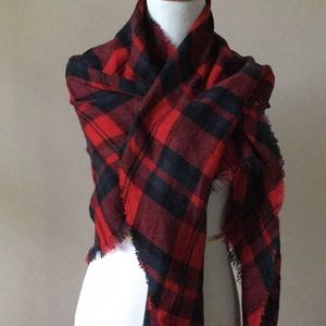 Accessories - Plaid for fall! Triangle-shaped plaid scarf Accessories - Plaid for fall! Triangle-shaped plaid scarf